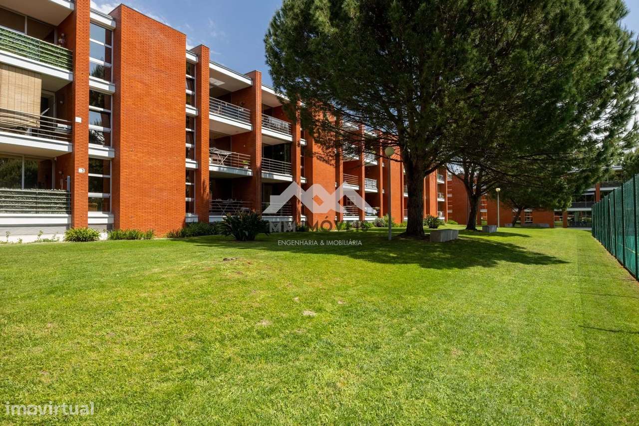 Apartamento T2 Milheiros Condominio Fechado Jardins Varanda