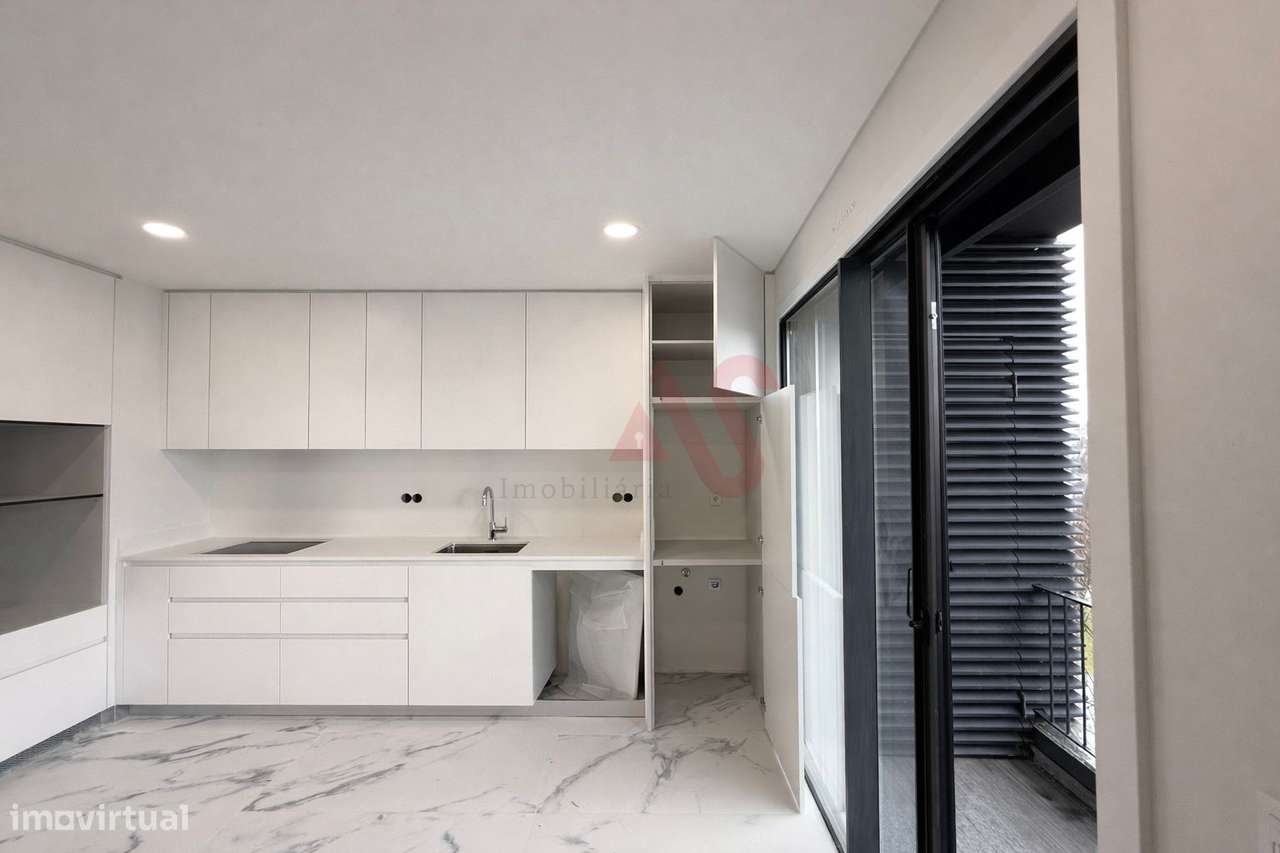 T2 NOVO INSERIDO NO EDIFICÍO NOVA TROFA II - Grande imagem: 2/12