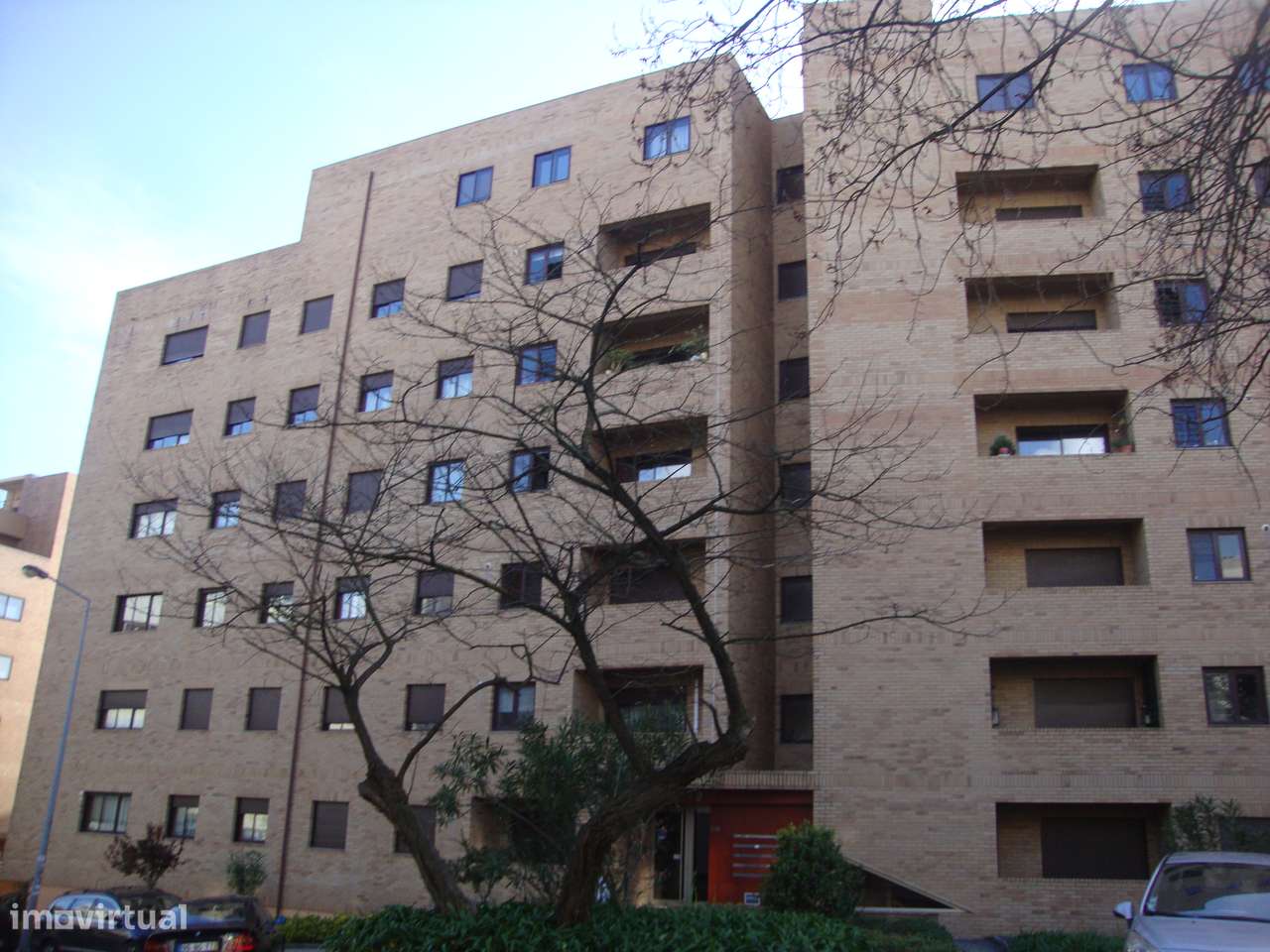 Excelente T1 c/Garagem - Hospital Pedro Hispano/Metro - Grande imagem: 1/23