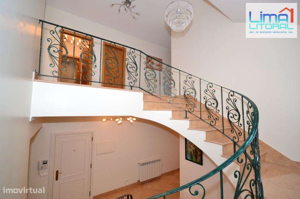 T4 DUPLEX - 330 M2 - CENTRO DE LEIRIA - Vista Castelo/Rio Lis-10
