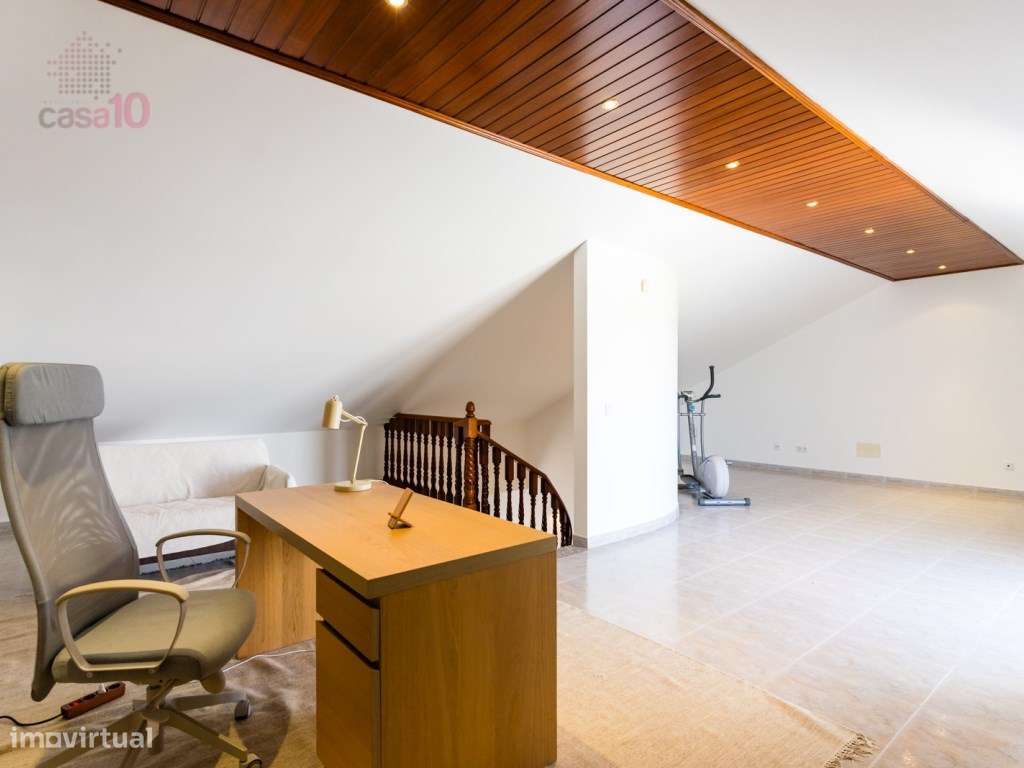 Moradia V5+1 renovada em zona de excelência em Alcochete-40