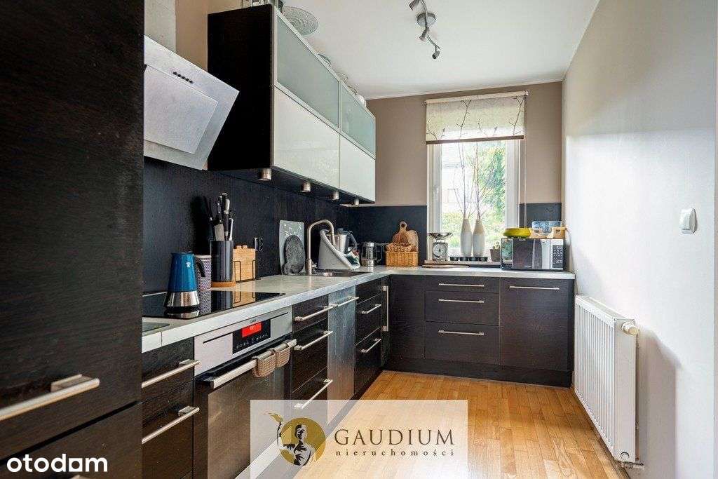 Bliźniak 6 pokoi z garażem i ogródkiem-5