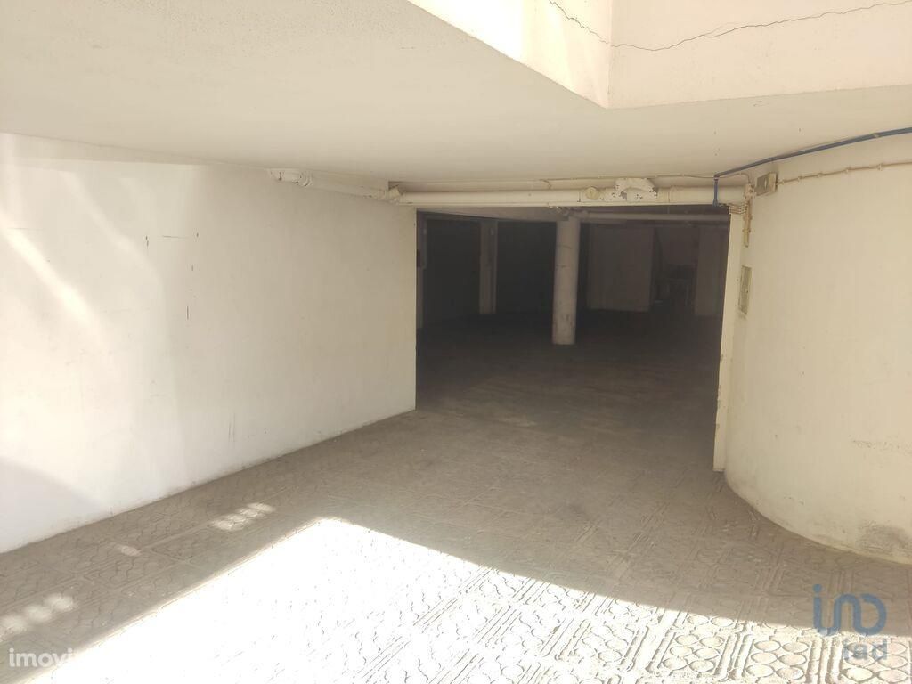 Parque de Estacionamento / Garagem / Box em Setúbal de 18,00 m2