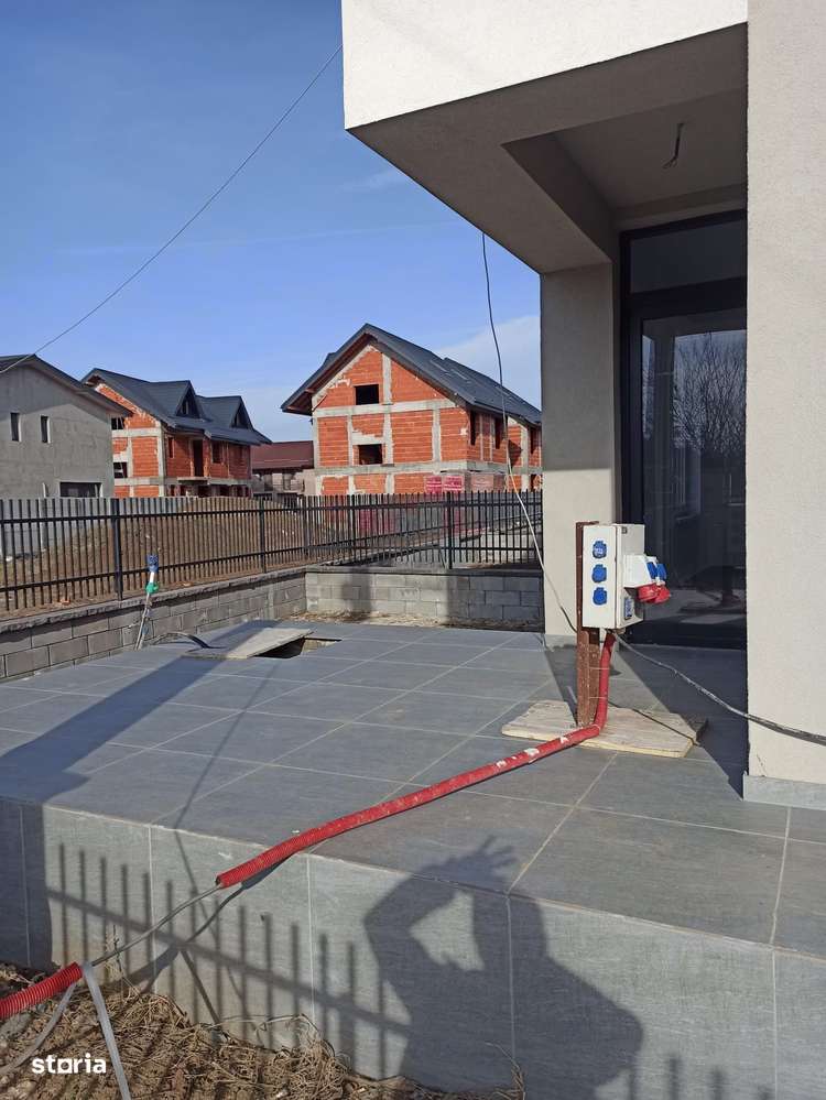 vila gata in duplex/5cam+2bai+150mp curte libera/comBerceni -Ilfov - Imagine principală: 5/20