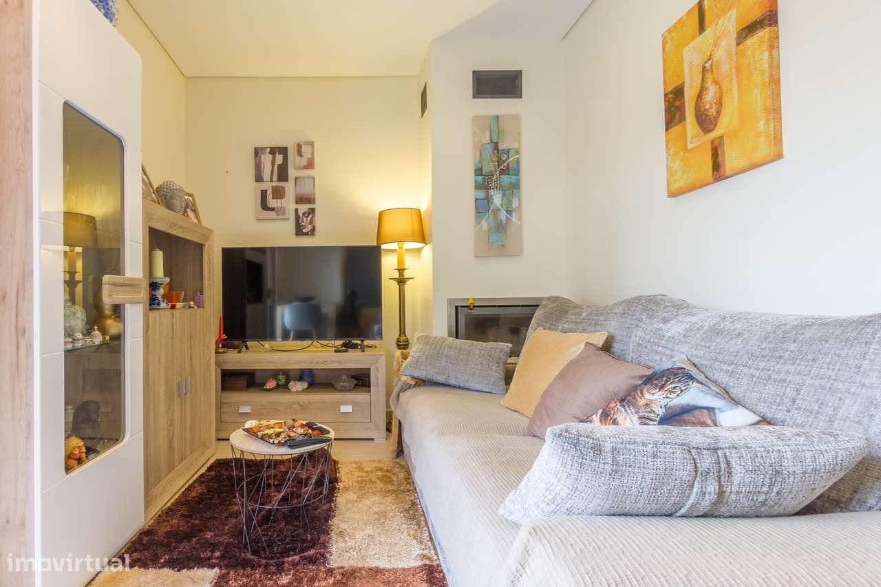 Excelente apartamento T2 duplex com terraço na  Quinta do Conde-18