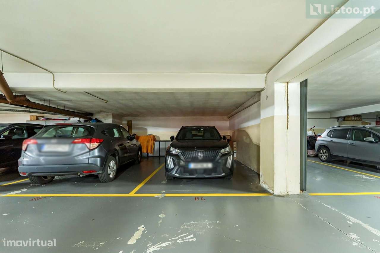 Apartamento T2 Amplo c/ Varanda e Garagem | Canidelo-25