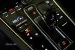 Porsche Panamera Sport Turismo 4 E-Hybrid 10 Years Edition - 30