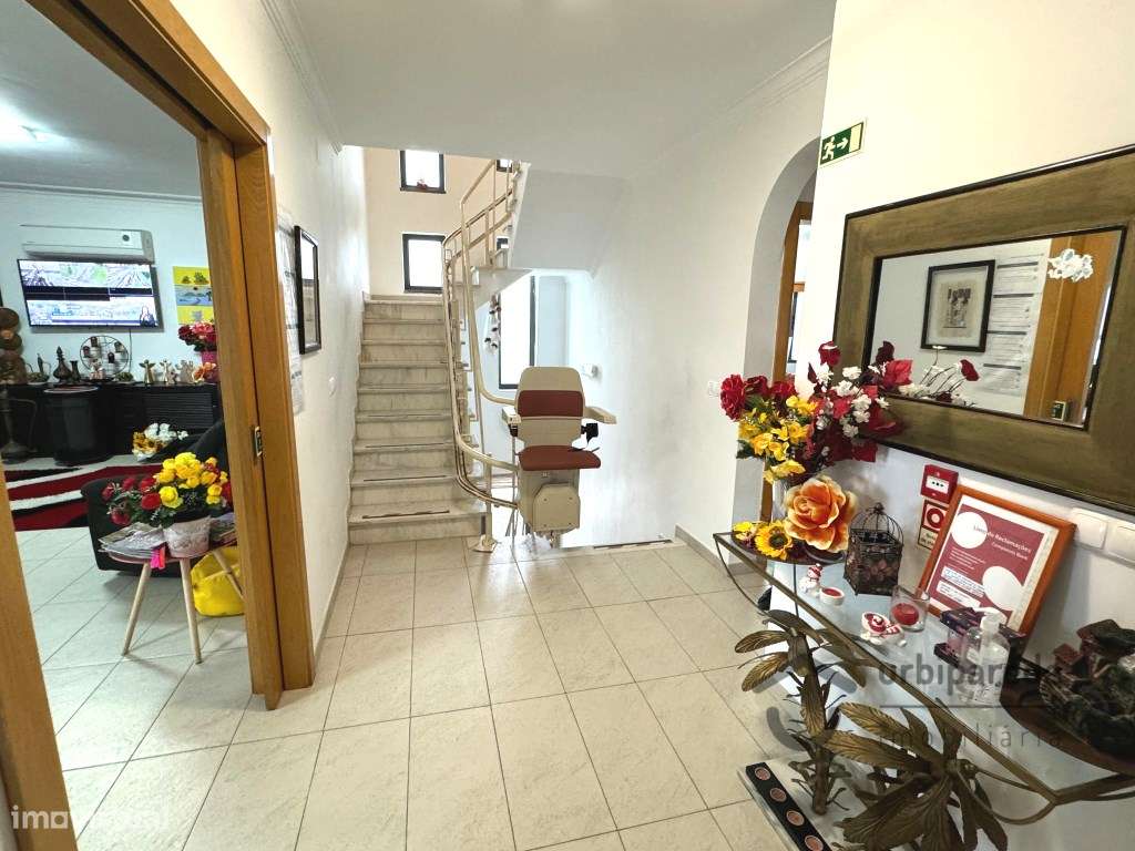 Moradia V6 em Porto Salvo - Grande imagem: 2/43