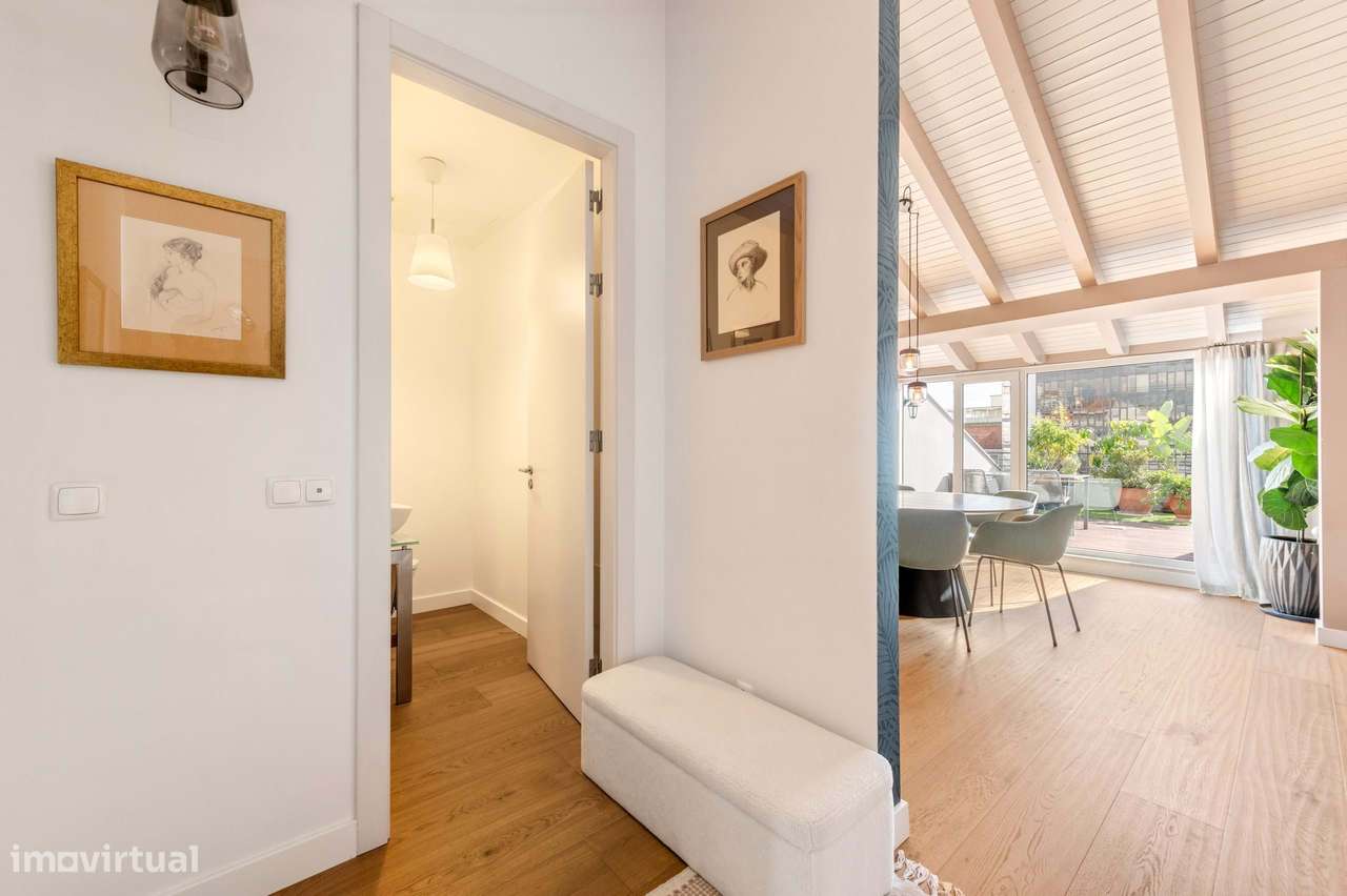 Apartamento T2 com 4 terraços e garagem nas Avenidas Novas, Lisboa-24