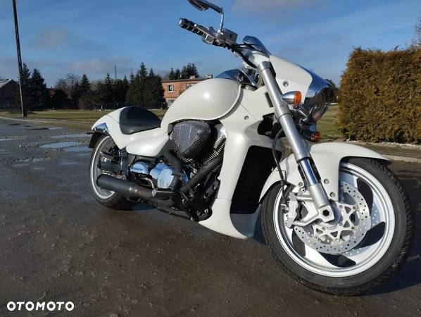 Suzuki Boulevard - 4