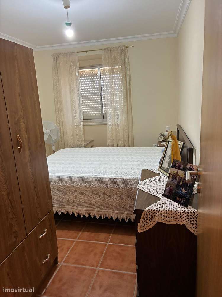 Moradia T5 Isolada com Jardim e Varanda-12