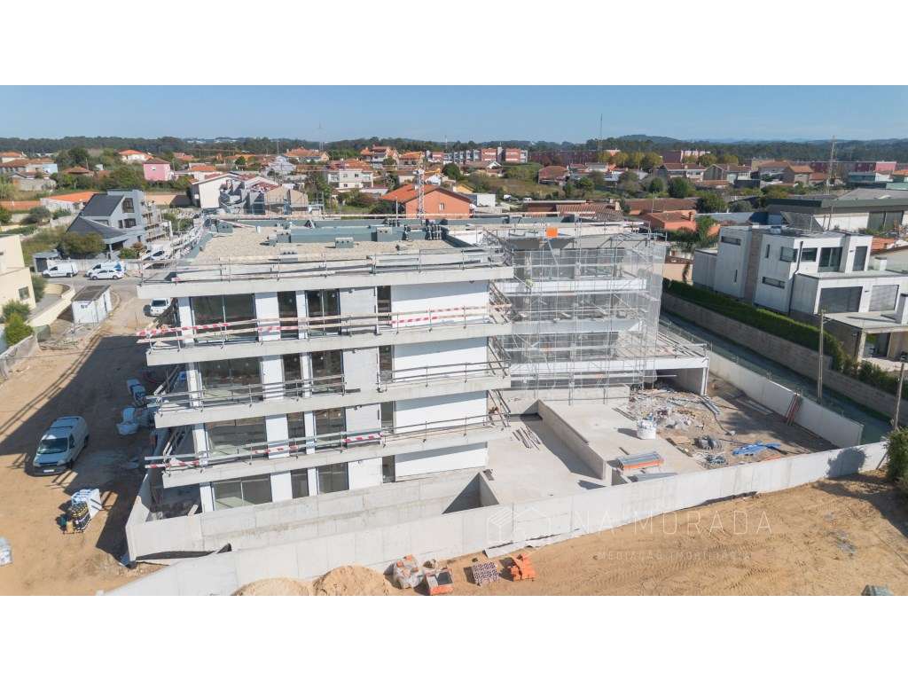 Apartamento T2 com Terraço A 400 Metros da Praia-14