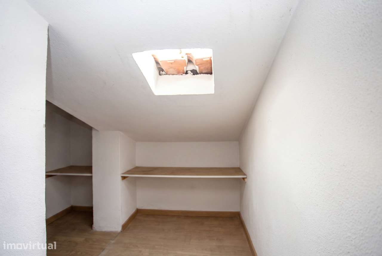 Apartamento T2 com Arrecadação-15