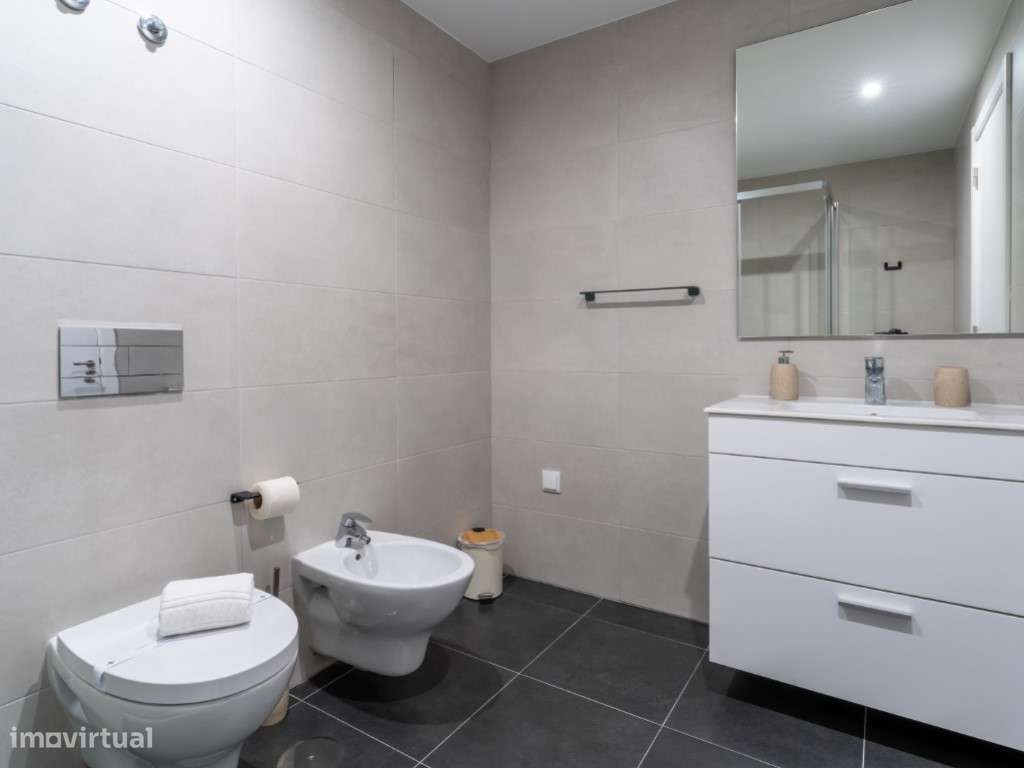 Apartamento com vista mar, piscina e estacionamento na Nazaré-10