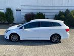 Toyota Avensis Combi 1.6 - 5