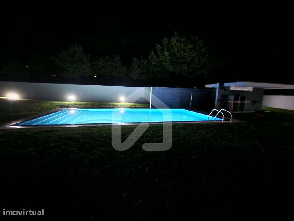 Moradia T3 + T0 em Condomínio Fechado com Piscina à Venda em Vila N...-16