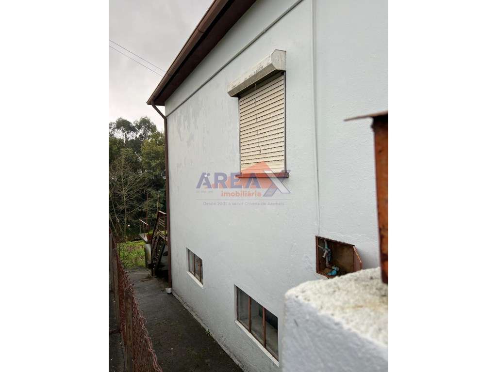 Moradia geminada de cave e rés do chão. - Grande imagem: 3/18