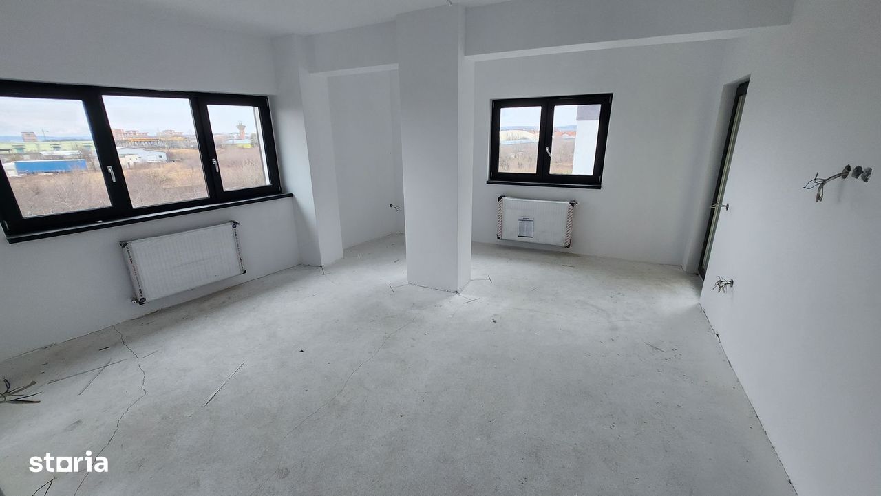 Apartament cu 4 Camere Decomandate și Predare la Alb, Etajul 3 cu Lift