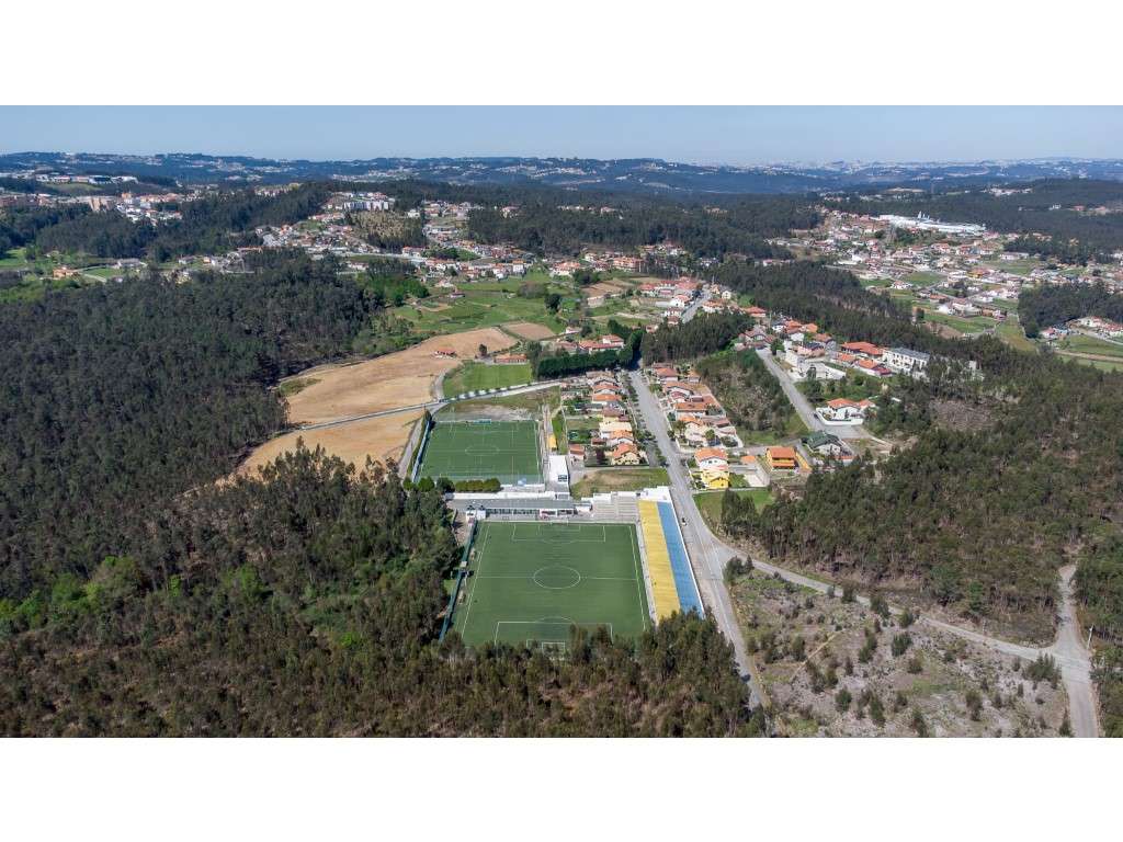 Terreno com 18414m² para construção pavilhões industriais junto à A...-21