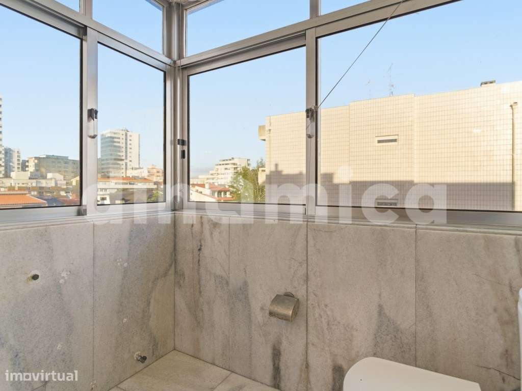 Apartamento T3+1 com 4 Frentes na Póvoa de Varzim - A 350m da Praia-30