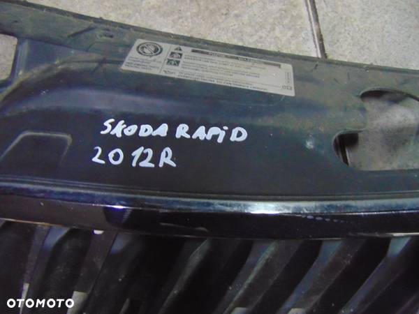 Grill przód skoda Rapid 2012 rok - 2