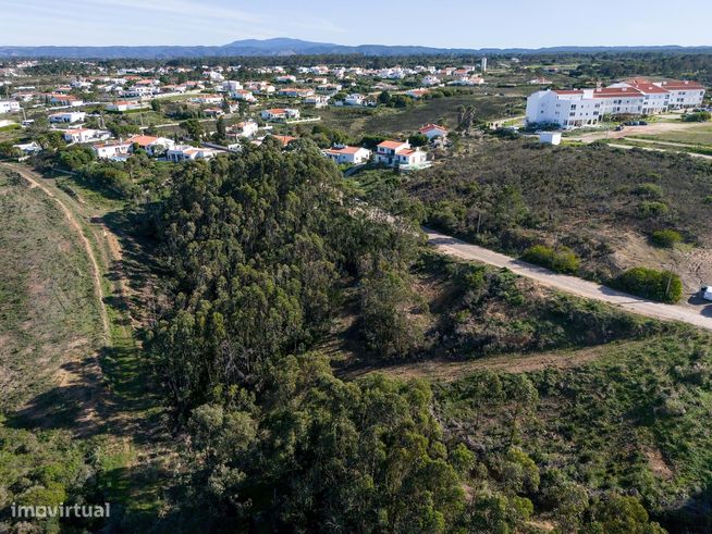 TERRENO URBANO EM MAGNIFICA LOCALIZAÇÃO NA URBANIZAÇÃO DO VALE DA TELH-2