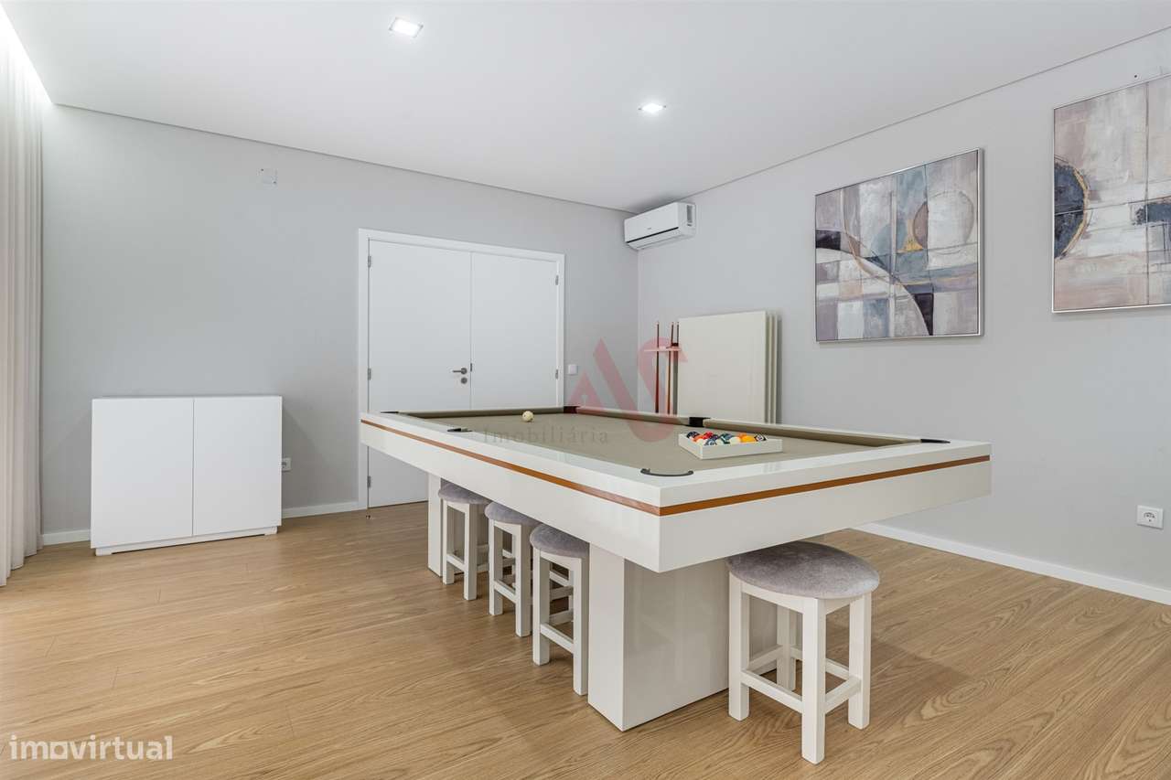 🏡 Moradia T4 + T1 com Jardim, Garagem e Excelente Localização - Grande imagem: 5/29