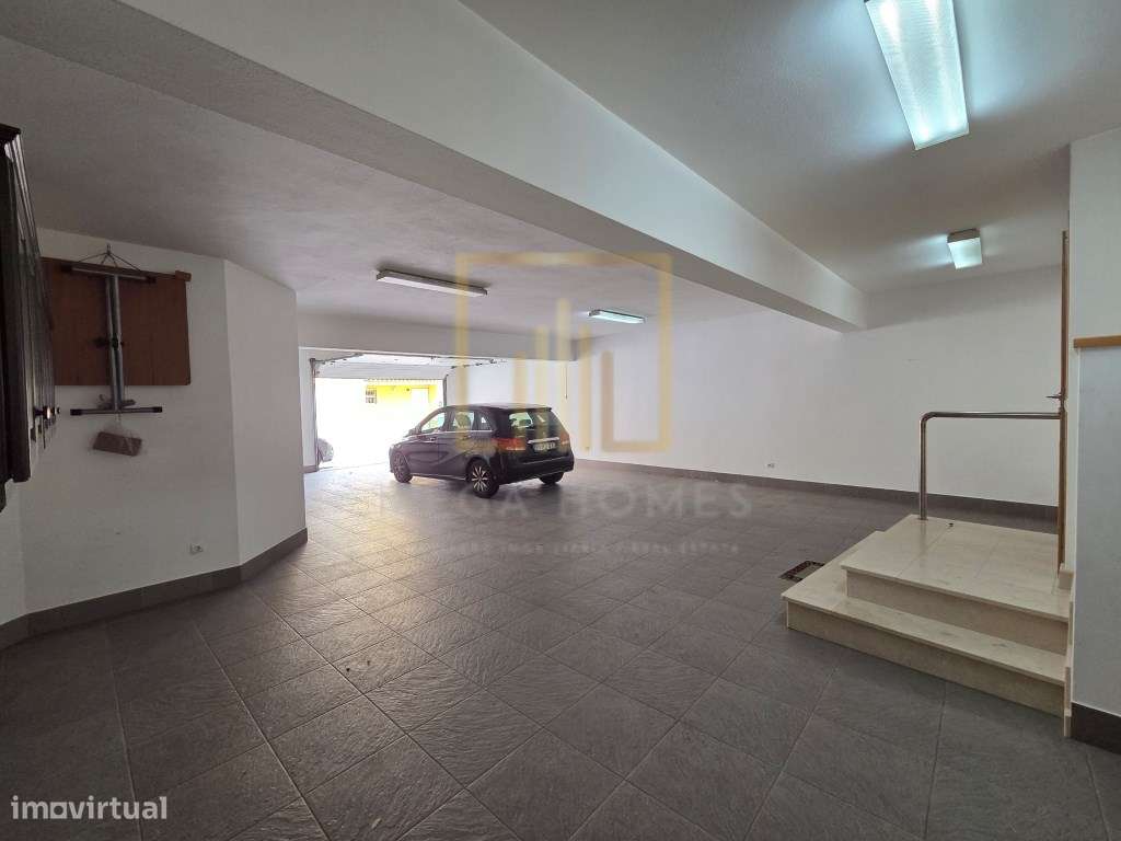 Moradia T5 com piscina + Apartamento T3, em centro de Lagoa (Algarve)-12