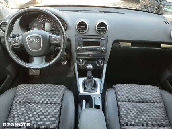 Audi A3 2.0 TDI DPF Ambiente - 11