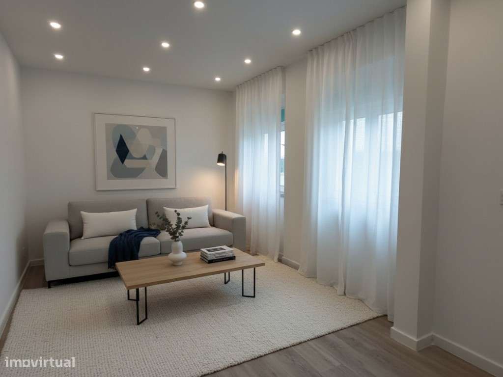 Apartamento T1 c/ Arrecadação Renovado em Porto Salvo-6