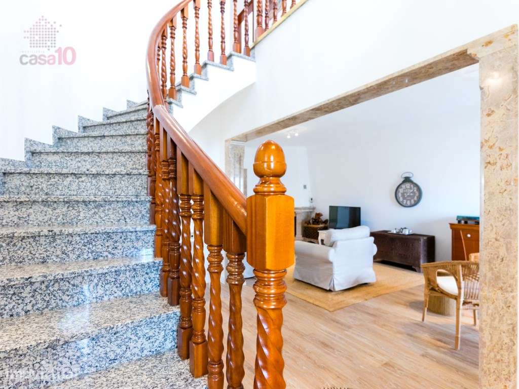 Moradia V5+1 renovada em zona de excelência em Alcochete-19