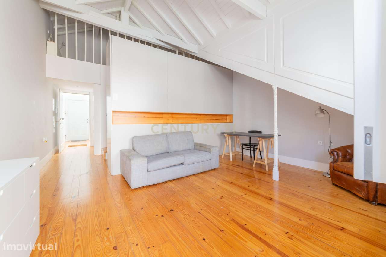 T0 mezanine com terraço, junto à Torre dos Clérigos-5