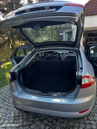 Ford Mondeo 2.0 Ambiente - 9