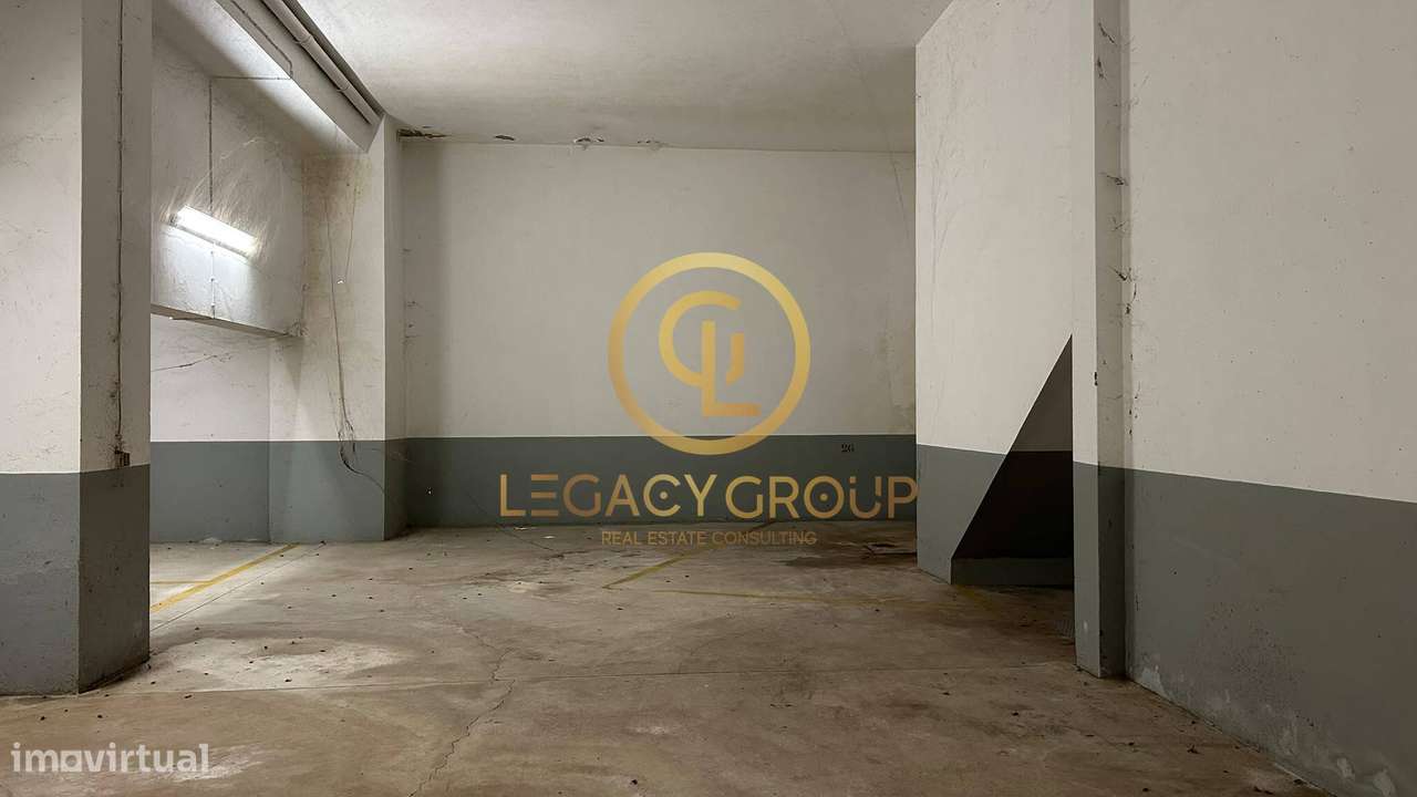 Parqueamento com 787m² situado no centro de Carvoeiro -  Lagoa-29