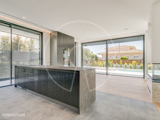 Luxuosa moradia T6 contemporânea em Birre-9
