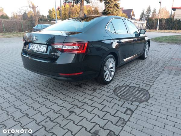 Skoda Superb 2.0 TDI 4x4 Ambition DSG - 9