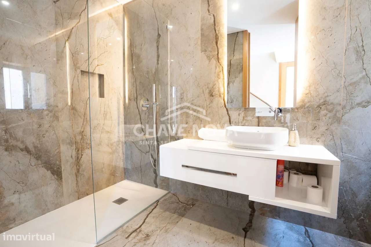 Moradia Geminada V3 Como Nova c/ Garagem Box em Canidelo-19