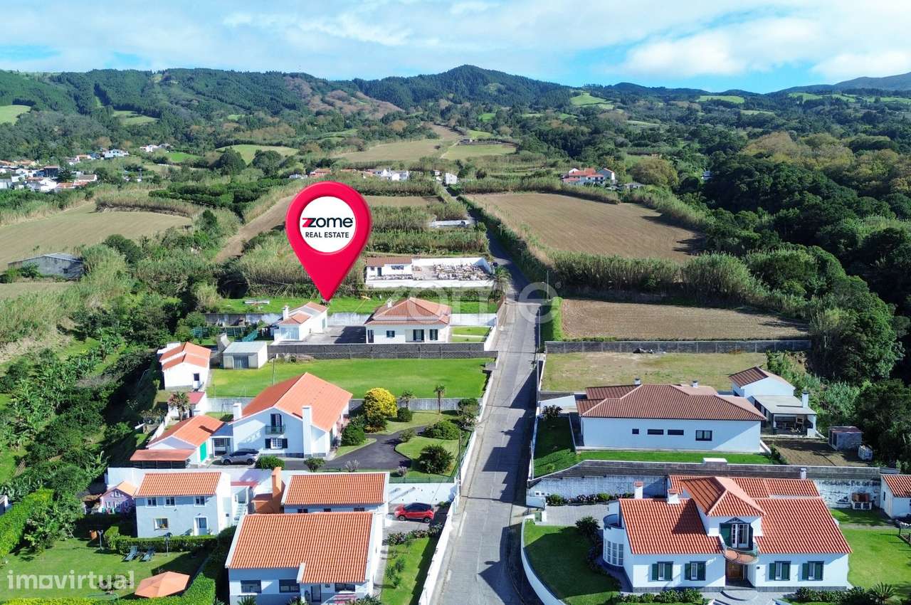 Terreno Urbano com Vista Mar na Candelária em São Miguel-17