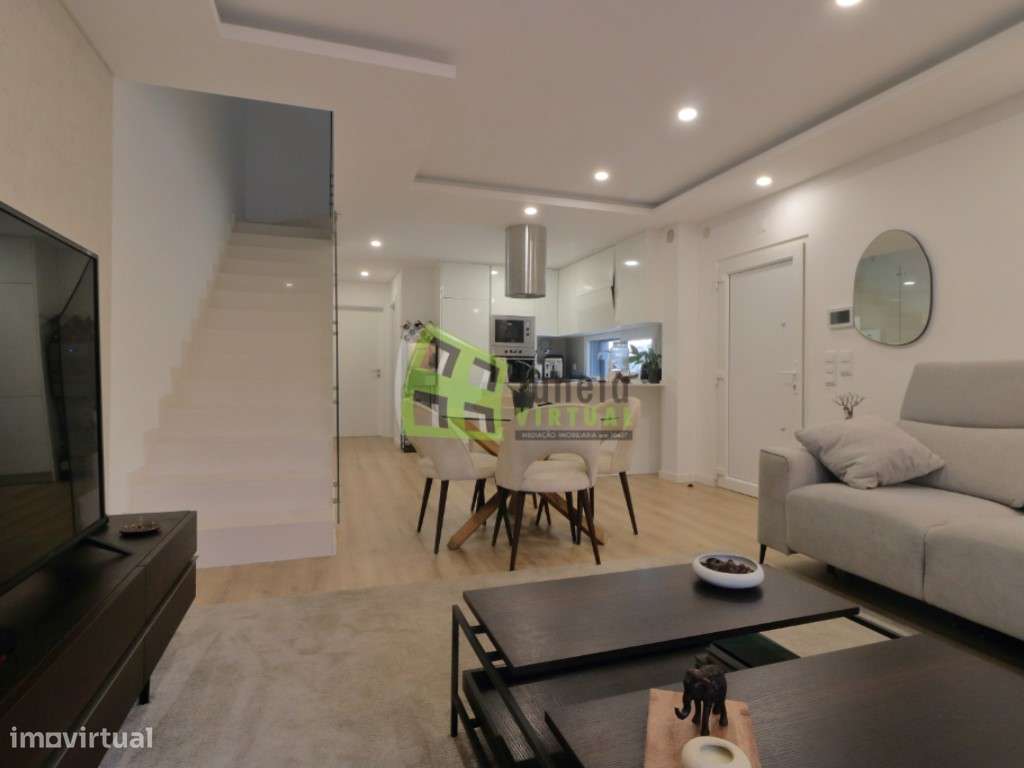 Moradia Geminada T3 com Piscina - Pinhal do General, Fernão Ferro - Grande imagem: 3/17