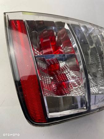 Lampa Tył tylna Prawa Toyota Prius II 2 - 4