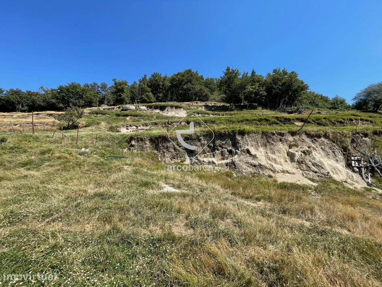 Propriedade com moradia recuperar, 4.700m2 de terreno, vistas excelent-26