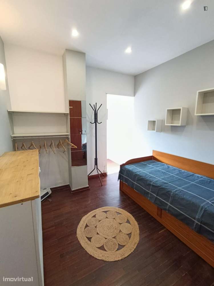 Quarto - localizado em Alta de Santa Clara Coimbra - Grande imagem: 4/8
