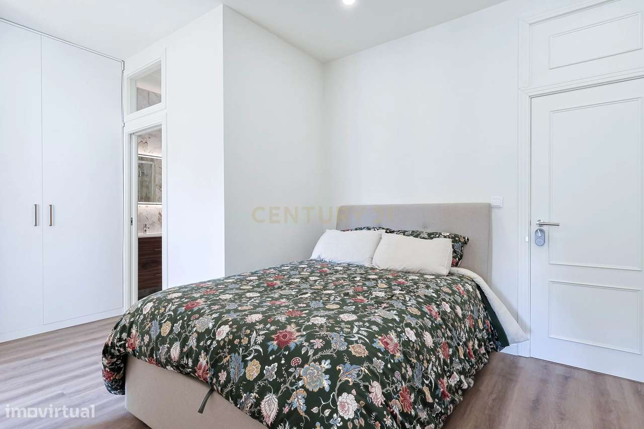 Prédio Reabilitado à Venda em Gaia-6