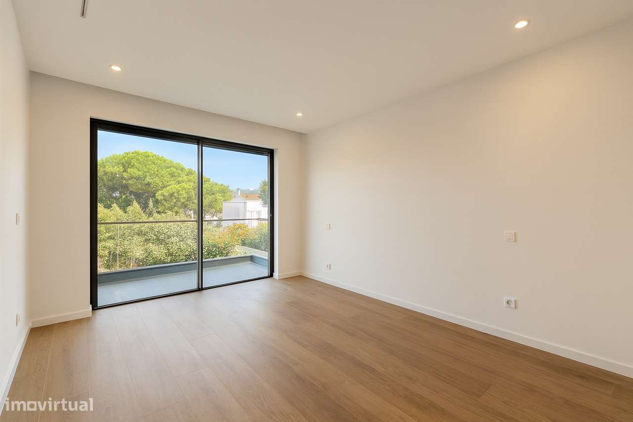 PARA VENDA: Moradia T4 Isolada com Jardim e Piscina na Aldeia de Juzo,-14