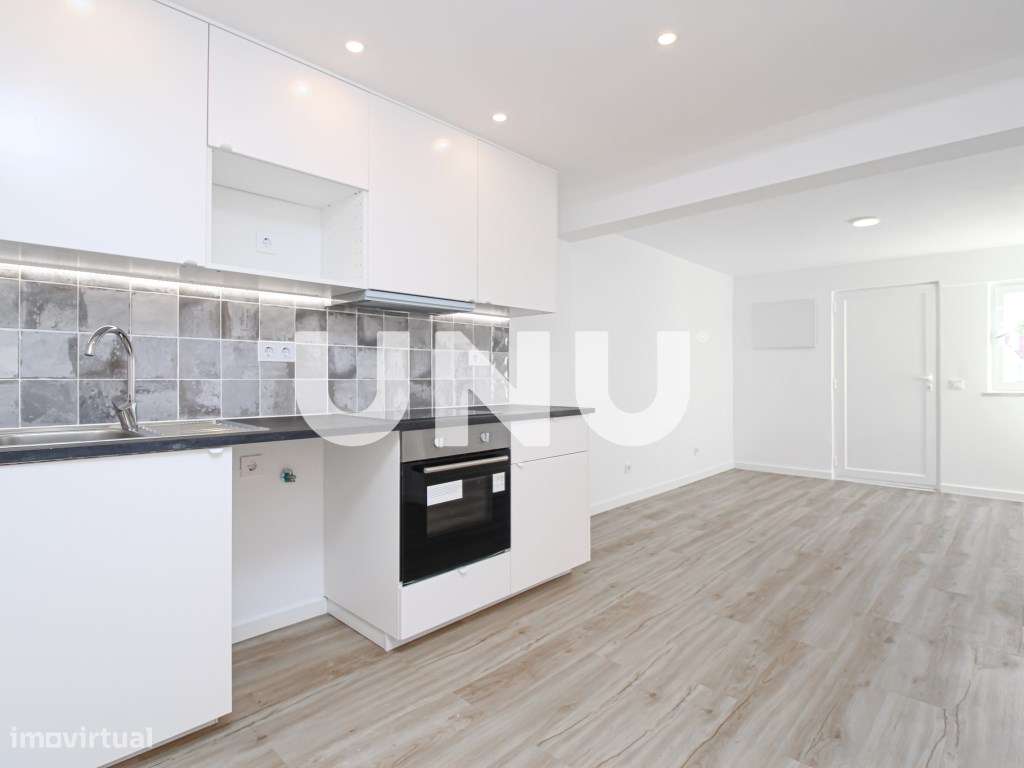 Apartamento T2 remodelado em São João da Talha!-0