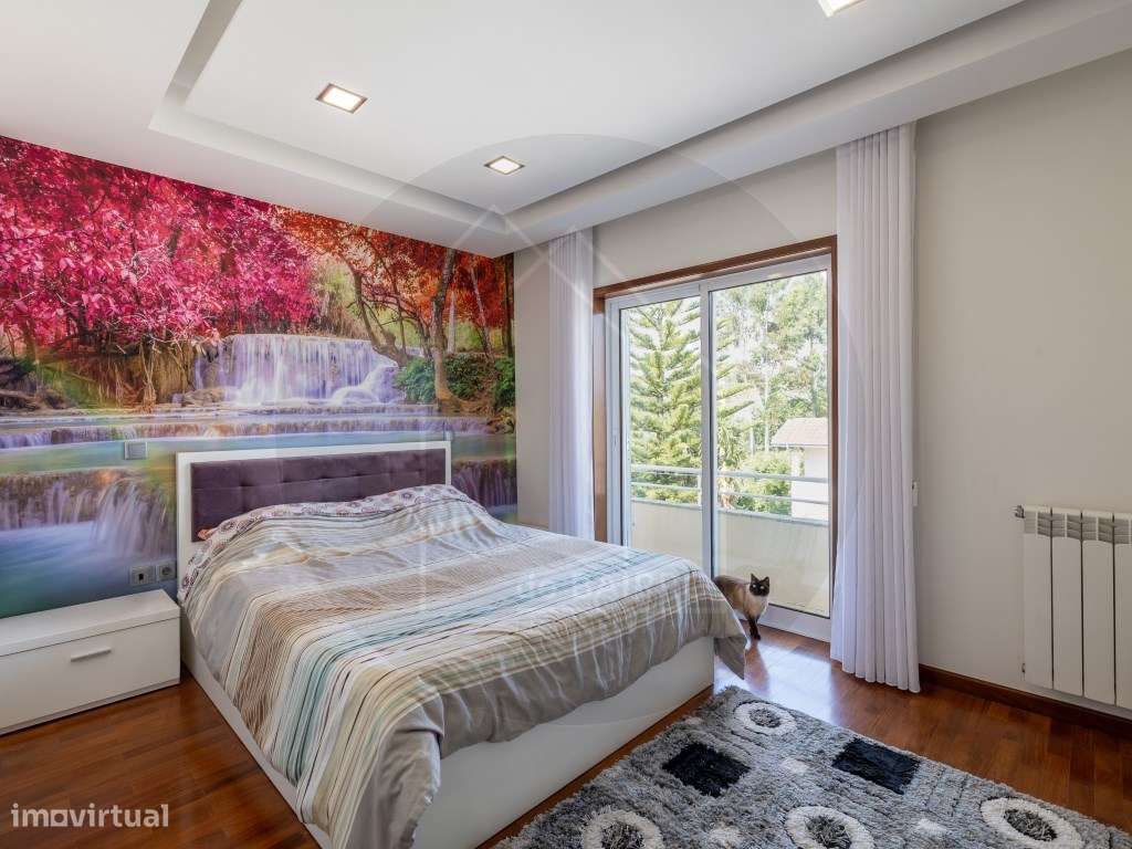 Moradia T4 Independente com Piscina, Ginásio e Garagem para 4 Carro...-29