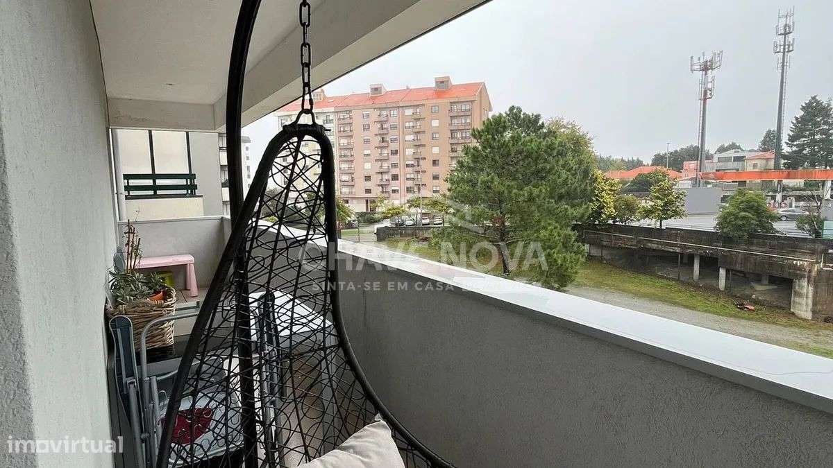 Apartamento T4 Duplex de Excelência – Paranhos-14