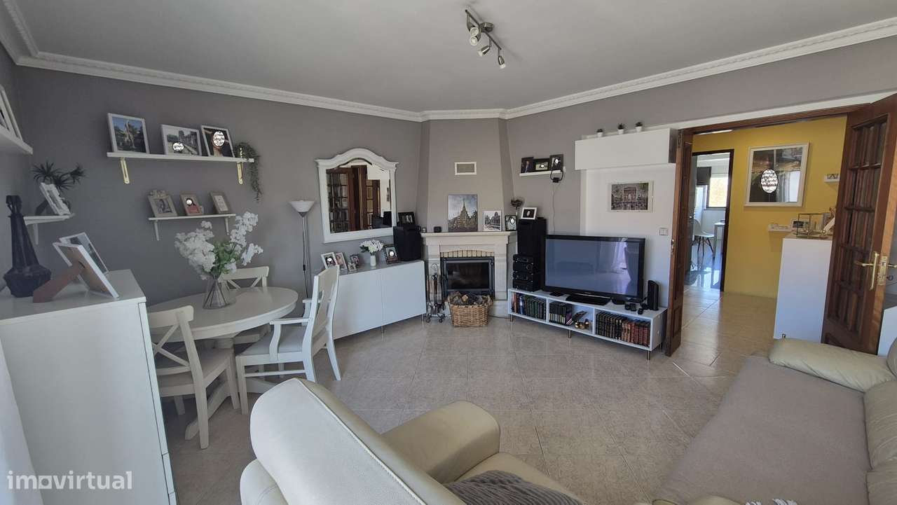 T3 com varanda e cozinha separada em Montijo-0