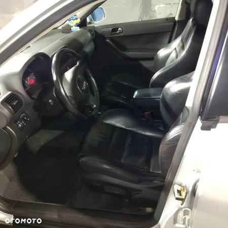 Audi A3 1.6 Ambiente - 6