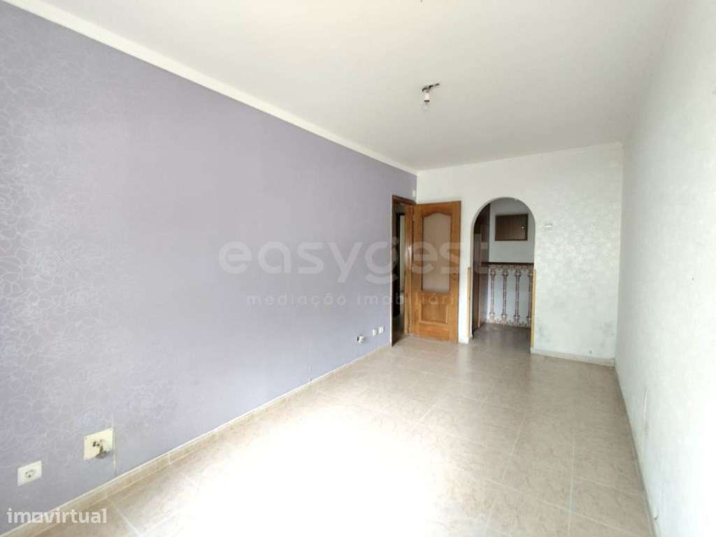 Apartamento T2 para renovar a 5 minutos a pé do Centro Comercial do... - Grande imagem: 5/21